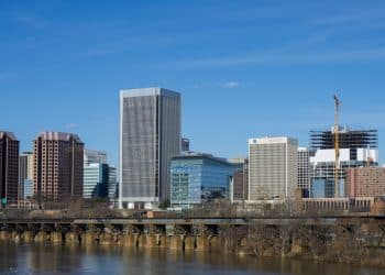 10 Famous Singers from Virginia