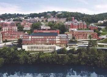 10 Famous Singers from West Virginia