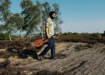 15 Best Folk Music Singers of All Time