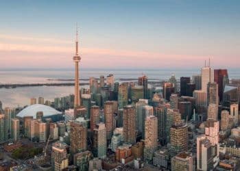 10 Famous Singers from Canada