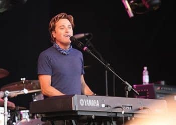 15 Best Christian Songs of All Time