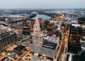 10 Famous Singers from Connecticut