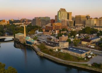 10 Famous Singers from Delaware