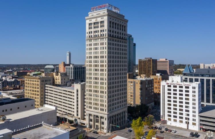 10 Famous Singers from Alabama