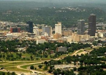 10 Famous Singers from Arkansas