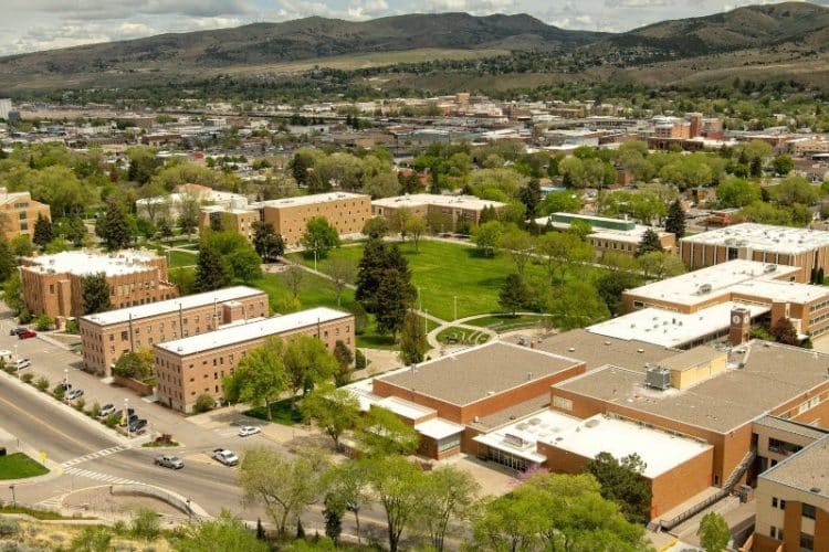 10 Famous Singers from Idaho