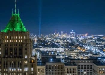 10 Famous Singers from Maine