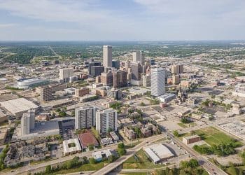 10 Famous Singers from Oklahoma