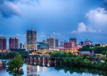 10 Famous Singers from Virginia