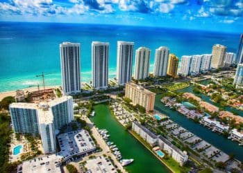 10 Famous Singers from Florida