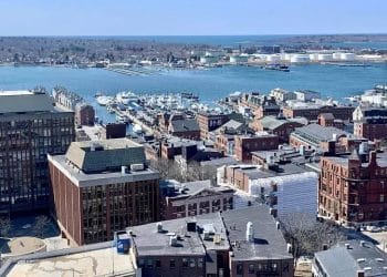 10 Famous Singers from Maine