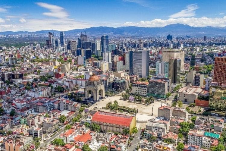 10 Famous Singers from Mexico