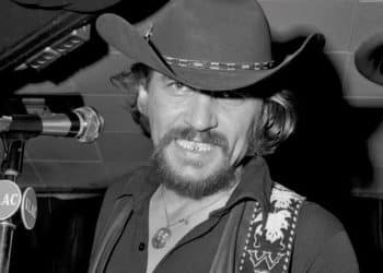 10 Best Waylon Jennings Songs of All Time