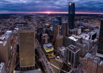 10 Famous Singers from Oklahoma