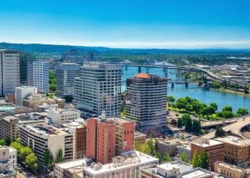 10 Famous Singers from Oregon