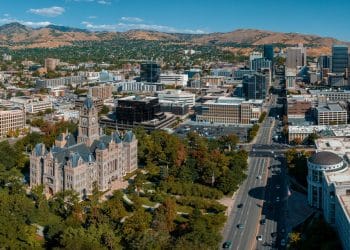 10 Famous Singers from Utah