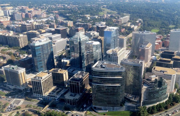 10 Famous Singers from Virginia