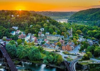 10 Famous Singers from West Virginia