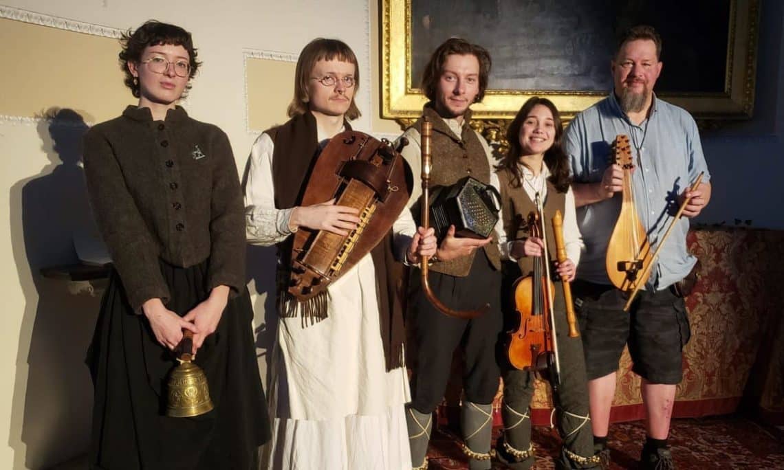 15 Best Folk Bands of All Time