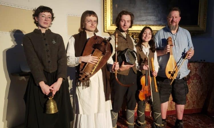 15 Best Folk Bands of All Time