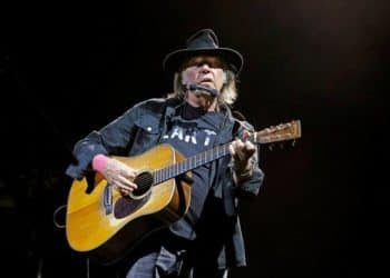 15 Best Acoustic Songs of All Time