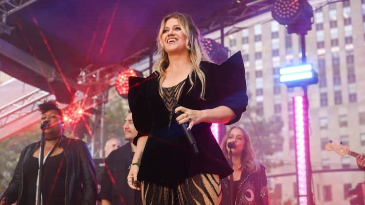 10 Best Kelly Clarkson Songs of All Time