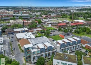 10 Famous Singers from Georgia