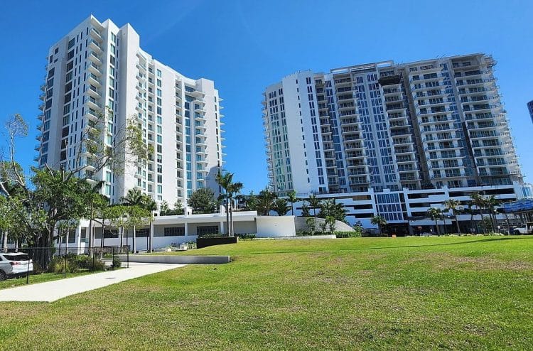 10 Famous Singers from Massachusetts