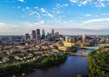 10 Famous Singers from Minnesota