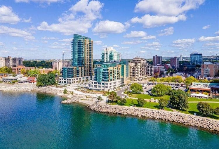 10 Famous Singers from Rhode Island