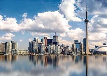 10 Famous Singers from Canada