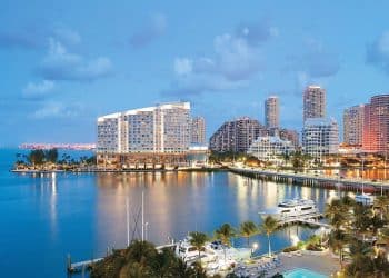 10 Famous Singers from Florida