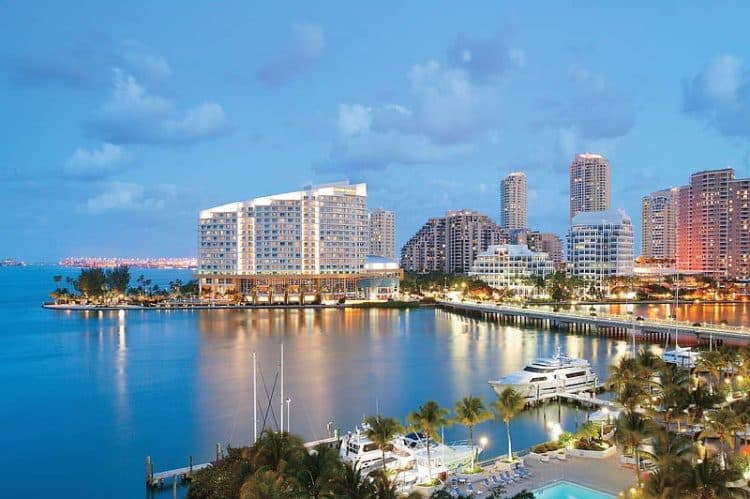 10 Famous Singers from Florida