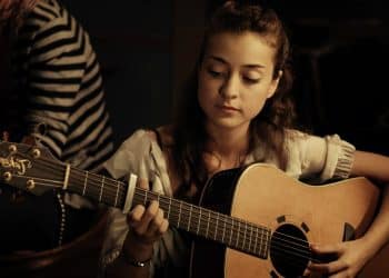 15 Best Folk Music Singers of All Time