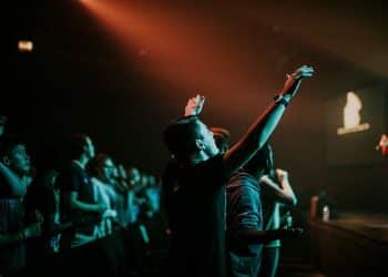 10 Best Hillsong Worship Songs of All Time