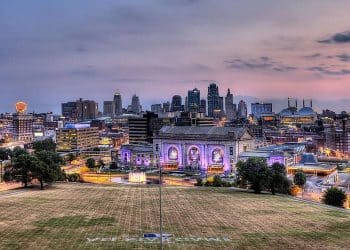 10 Famous Singers from Kansas