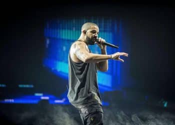 15 Best Male Singers of All Time