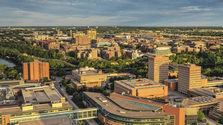 10 Famous Singers from Minnesota