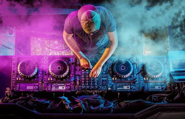 15 Best Music Producers of All Time