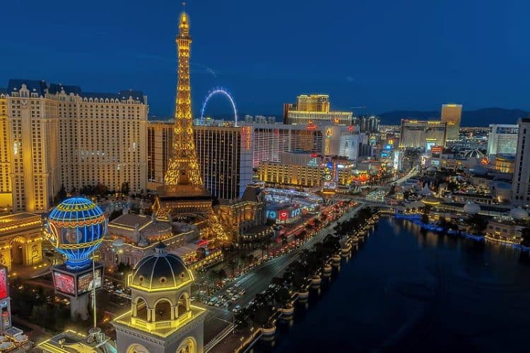 10 Famous Singers from Nevada