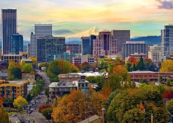 10 Famous Singers from Oregon