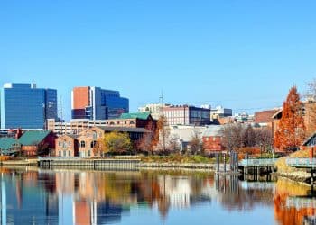 10 Famous Singers from Delaware