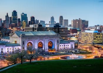 10 Famous Singers from Kansas