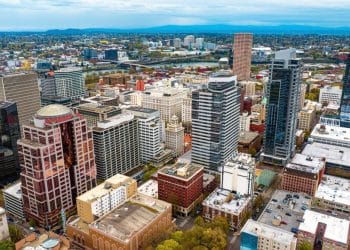 10 Famous Singers from Oregon