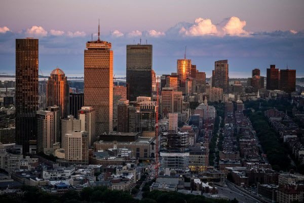 10 Famous Singers from Wyoming