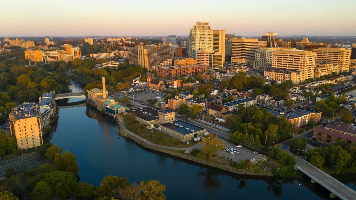 10 Famous Singers from Delaware