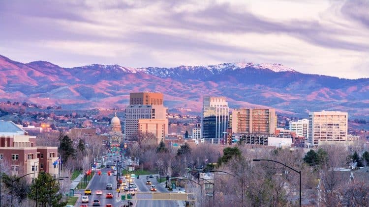 10 Famous Singers from Idaho