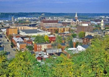 10 Famous Singers from Iowa