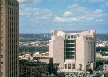 10 Famous Singers from Kansas