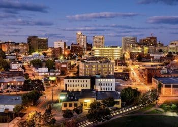 10 Famous Singers from Maine